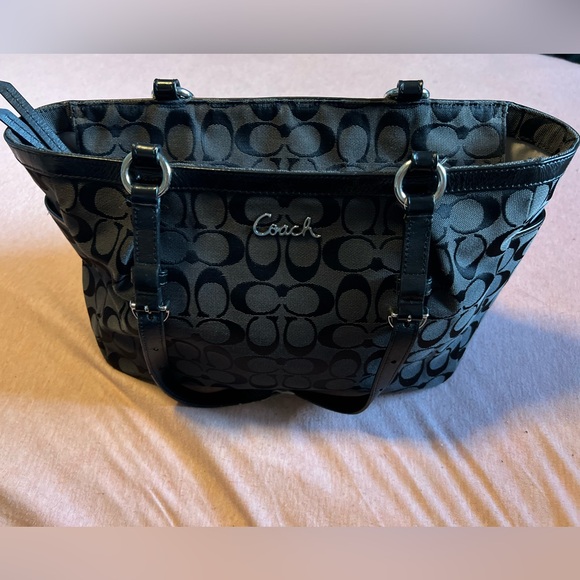 Coach Black Elegant Signature Purse - Picture 1 of 13